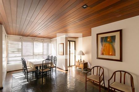 Apartamento à venda com 240m², 3 quartos e 3 vagasÁrea comum - Salão de festas