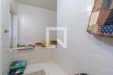 Apartamento à venda com 240m², 3 quartos e 3 vagasSauna Privativa