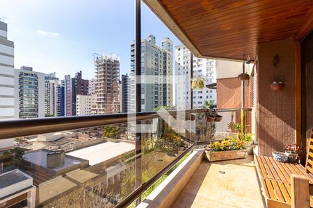 Varanda de apartamento à venda com 3 quartos, 240m² em Cambuí, Campinas