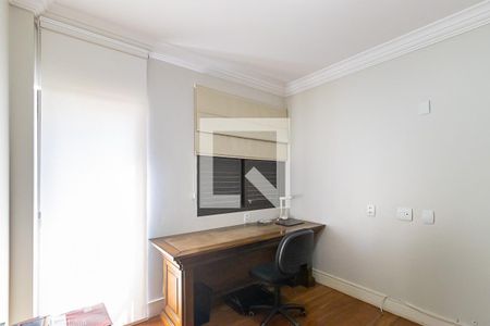 Apartamento à venda com 240m², 3 quartos e 3 vagasEscritório 1