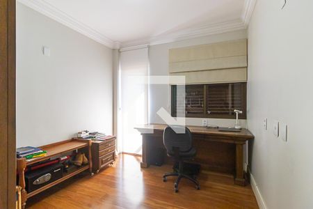 Apartamento à venda com 240m², 3 quartos e 3 vagasEscritório 1