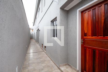 Casa de condomínio à venda com 67m², 2 quartos e 1 vagaEntrada