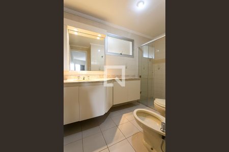 Apartamento à venda com 440m², 4 quartos e 3 vagasBanheiro da Suíte 1