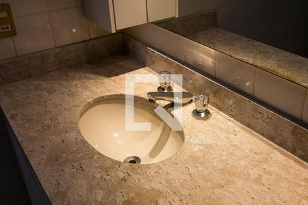 Apartamento à venda com 440m², 4 quartos e 3 vagasBanheiro da Suíte 1