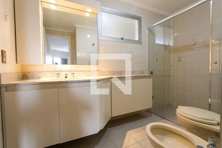 Apartamento à venda com 440m², 4 quartos e 3 vagasBanheiro da Suíte 1