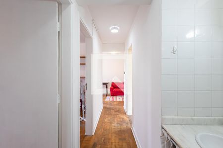 Corredor de apartamento à venda com 2 quartos, 49m² em Alto de Pinheiros, São Paulo
