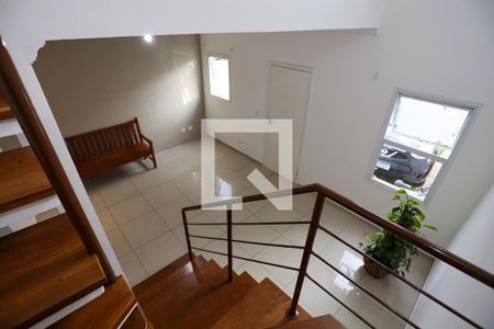Casa de condomínio para alugar com 91m², 3 quartos e 2 vagasSala - vista da escada