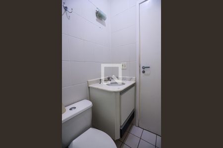 Casa de condomínio para alugar com 91m², 3 quartos e 2 vagasBanheiro social - detalhes