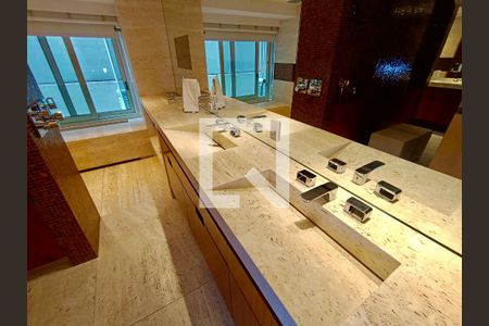 Apartamento à venda com 260m², 2 quartos e 3 vagasSuíte 1 banheiro