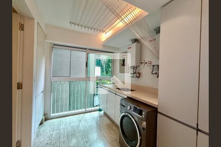 Apartamento à venda com 260m², 2 quartos e 3 vagasÁrea serviço