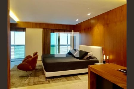 Apartamento à venda com 260m², 2 quartos e 3 vagasSuíte 1