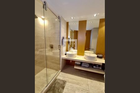 Apartamento à venda com 260m², 2 quartos e 3 vagasSuíte 2 banheiro