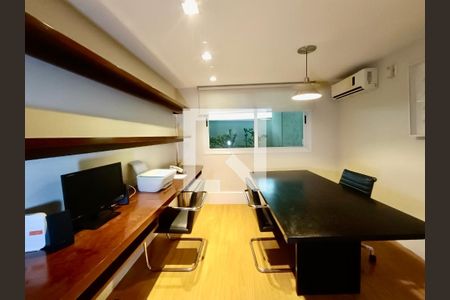 Apartamento à venda com 260m², 2 quartos e 3 vagasÁrea Comum - Playground