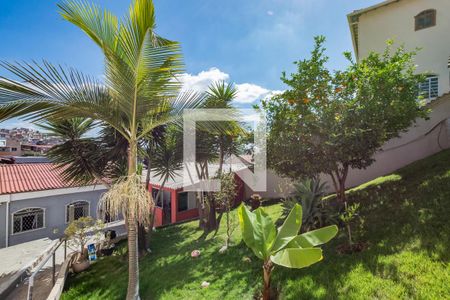 Casa à venda com 350m², 2 quartos e 3 vagas Casa à venda com 350m², 2 quartos e 3 vagasQuintal