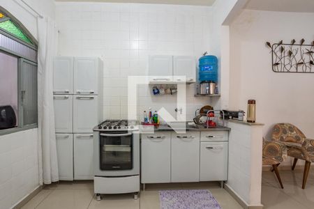 Casa à venda com 350m², 2 quartos e 3 vagas Casa à venda com 350m², 2 quartos e 3 vagasCozinha