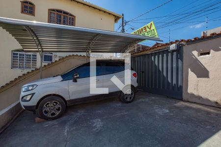 Casa à venda com 350m², 2 quartos e 3 vagas Casa à venda com 350m², 2 quartos e 3 vagasGaragem