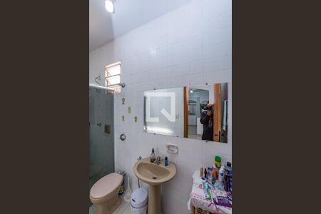 Casa à venda com 350m², 2 quartos e 3 vagas Casa à venda com 350m², 2 quartos e 3 vagasBanheiro Social