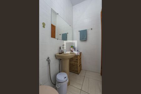 Casa à venda com 350m², 2 quartos e 3 vagas Casa à venda com 350m², 2 quartos e 3 vagasBanheiro Social