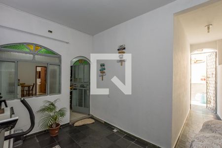 Casa à venda com 350m², 2 quartos e 3 vagas Casa à venda com 350m², 2 quartos e 3 vagasÁrea de Serviço