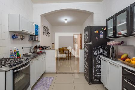 Casa à venda com 350m², 2 quartos e 3 vagas Casa à venda com 350m², 2 quartos e 3 vagasCozinha