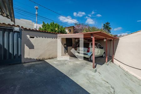 Casa à venda com 350m², 2 quartos e 3 vagas Casa à venda com 350m², 2 quartos e 3 vagasGaragem