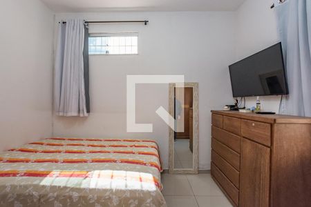 Casa à venda com 350m², 2 quartos e 3 vagas Casa à venda com 350m², 2 quartos e 3 vagasQiarto 1