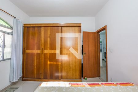 Casa à venda com 350m², 2 quartos e 3 vagas Casa à venda com 350m², 2 quartos e 3 vagasQiarto 1