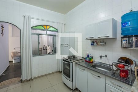 Casa à venda com 350m², 2 quartos e 3 vagas Casa à venda com 350m², 2 quartos e 3 vagasCozinha