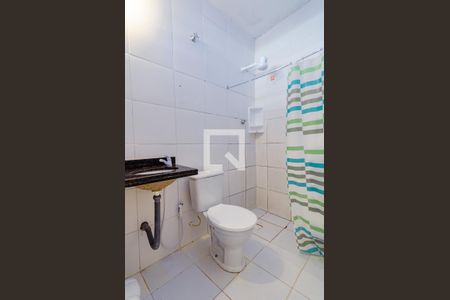 Banheiro de apartamento para alugar com 1 quarto, 48m² em Itapuã, Salvador