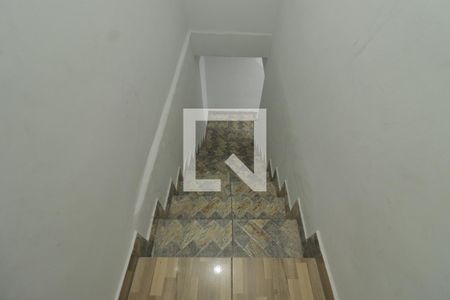 Escada de casa para alugar com 1 quarto, 66m² em Jardim Peri, São Paulo