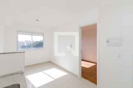 Sala/Cozinha de apartamento para alugar com 2 quartos, 27m² em Jardim Mirante, São Paulo