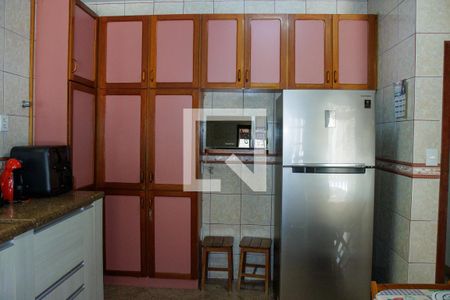 Casa à venda com 539m², 6 quartos e 4 vagas Casa à venda com 539m², 6 quartos e 4 vagasCozinha