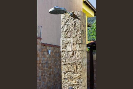 Casa à venda com 539m², 6 quartos e 4 vagas Casa à venda com 539m², 6 quartos e 4 vagasÁrea Externa