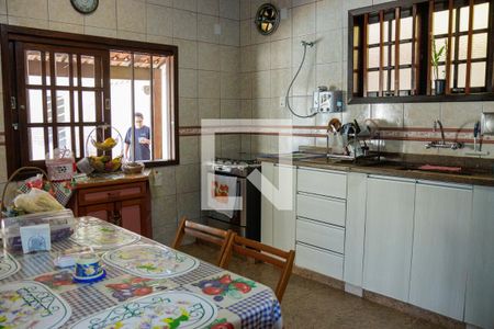 Casa à venda com 539m², 6 quartos e 4 vagas Casa à venda com 539m², 6 quartos e 4 vagasCozinha