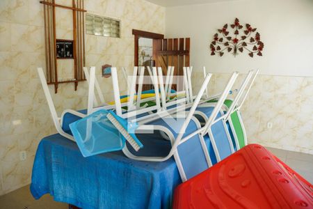 Casa à venda com 539m², 6 quartos e 4 vagas Casa à venda com 539m², 6 quartos e 4 vagasÁrea Externa