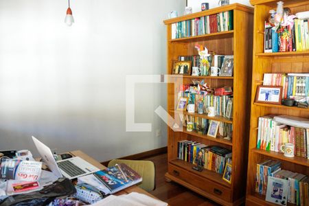 Casa à venda com 539m², 6 quartos e 4 vagas Casa à venda com 539m², 6 quartos e 4 vagasQuarto 2