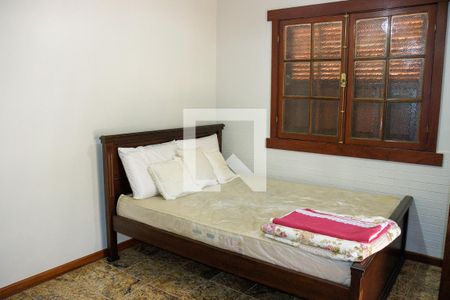 Casa à venda com 539m², 6 quartos e 4 vagas Casa à venda com 539m², 6 quartos e 4 vagasQuarto 5