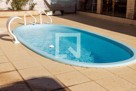 Casa à venda com 539m², 6 quartos e 4 vagas Casa à venda com 539m², 6 quartos e 4 vagasÁrea Externa