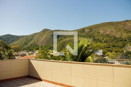 Casa à venda com 539m², 6 quartos e 4 vagas Casa à venda com 539m², 6 quartos e 4 vagasÁrea Externa
