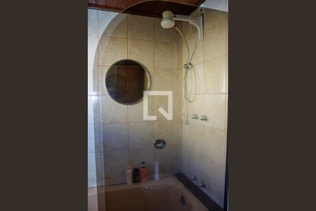 Casa à venda com 539m², 6 quartos e 4 vagas Casa à venda com 539m², 6 quartos e 4 vagasBanheiro