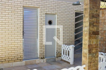 Casa à venda com 539m², 6 quartos e 4 vagas Casa à venda com 539m², 6 quartos e 4 vagasÁrea Externa