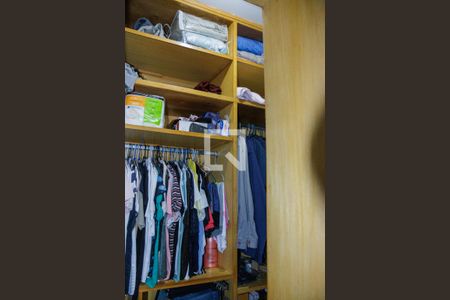 Casa à venda com 539m², 6 quartos e 4 vagas Casa à venda com 539m², 6 quartos e 4 vagasCloset