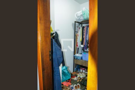 Casa à venda com 539m², 6 quartos e 4 vagas Casa à venda com 539m², 6 quartos e 4 vagasCloset