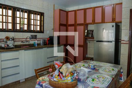 Casa à venda com 539m², 6 quartos e 4 vagas Casa à venda com 539m², 6 quartos e 4 vagasCozinha