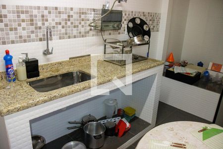 Casa à venda com 539m², 6 quartos e 4 vagas Casa à venda com 539m², 6 quartos e 4 vagasCozinha