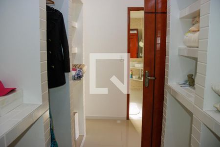 Casa à venda com 539m², 6 quartos e 4 vagas Casa à venda com 539m², 6 quartos e 4 vagasCloset Quarto 6