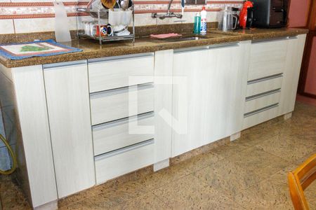 Casa à venda com 539m², 6 quartos e 4 vagas Casa à venda com 539m², 6 quartos e 4 vagasCozinha