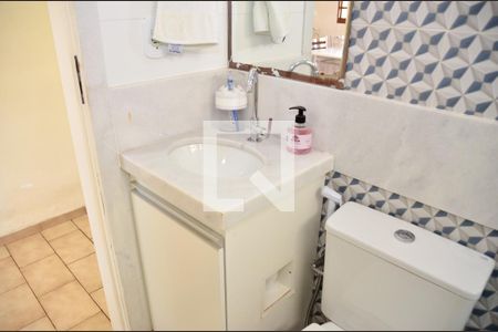 Casa à venda com 200m², 3 quartos e 5 vagasBanheiro 2