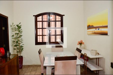 Casa à venda com 200m², 3 quartos e 5 vagasCopa