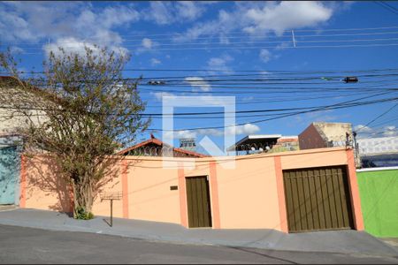 Casa à venda com 200m², 3 quartos e 5 vagasFachada